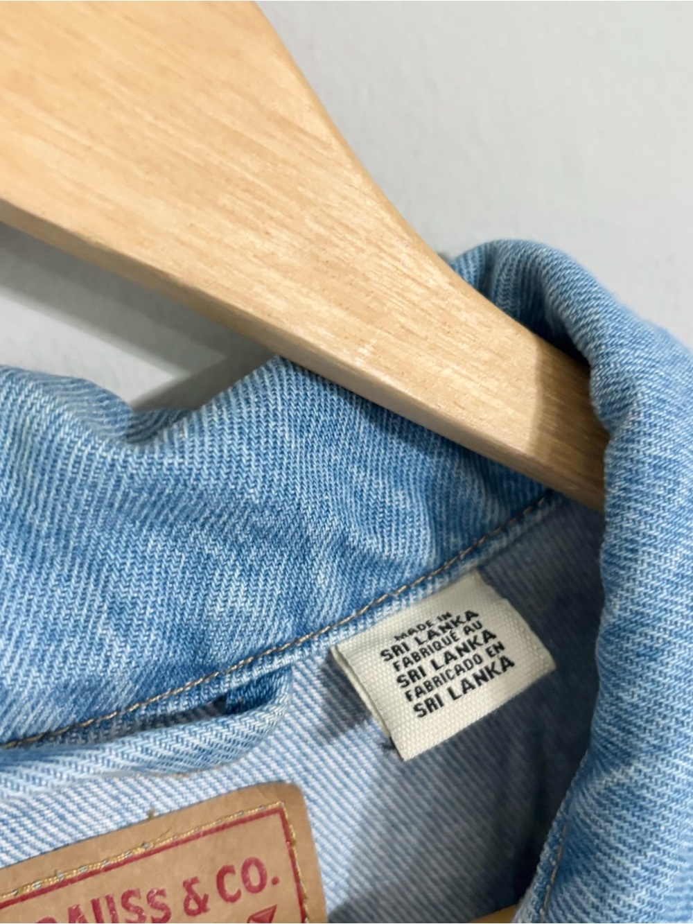Oversized Levi’s Denim Light Blue Jean Jacket - Picture 4 of 8